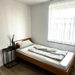 Zeppelin Apartment *